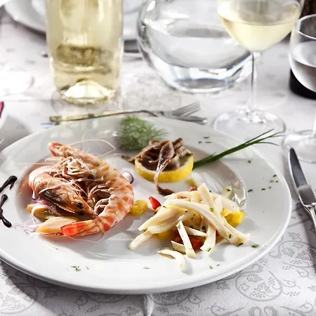 Отель And Restaurant My 3*